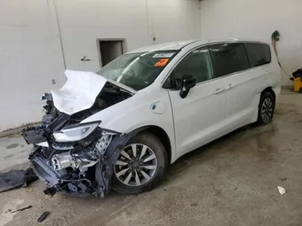 2024 Chrysler Pacifica Hybrid 2C4RC1S7XRR114833