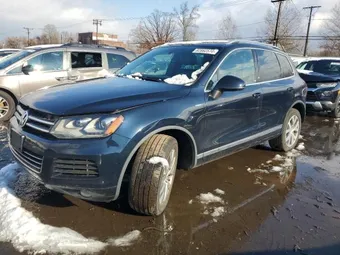 2014 Volkswagen Touareg WVGEP9BP5ED007845