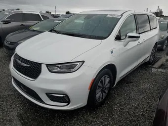 2022 Chrysler Pacifica Hybrid 2C4RC1S73NR213875