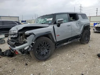 2024 GMC Hummer EV SUV 1GKB0NDE3RU110966