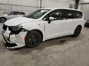2023 Chrysler Pacifica Hybrid 2C4RC1L74PR506427