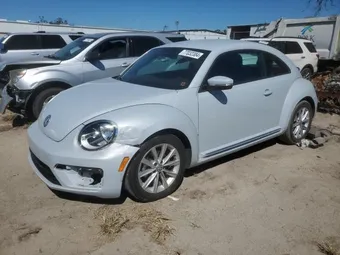 2018 Volkswagen Beetle 3VWFD7AT5JM706800