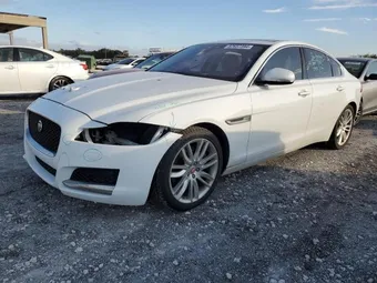 2016 Jaguar XF SAJBE4BV3GCY09156