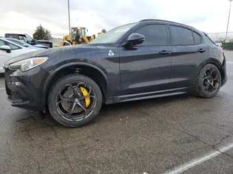 2018 Alfa Romeo Stelvio ZASFAKEV8J7C17237