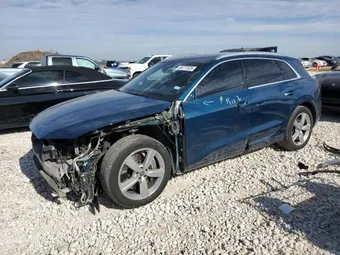 2019 Audi e-tron WA1LABGE7KB020352