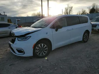 2024 Chrysler Pacifica Hybrid 2C4RC1S71RR117927