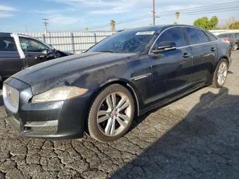 2016 Jaguar XJ-Series SAJWJ2GD3G8V92115