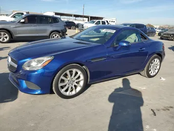 2017 Mercedes-Benz SLK-Class WDDPK3JA5HF137516