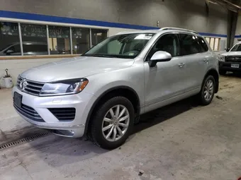 2016 Volkswagen Touareg WVGEF9BPXGD008964