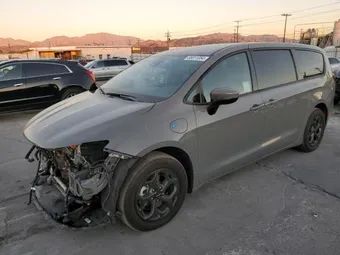 2023 Chrysler Pacifica Hybrid 2C4RC1L79PR501482