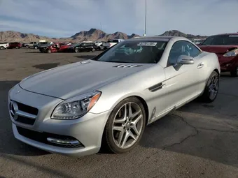 2016 Mercedes-Benz SLK-Class WDDPK3JA6GF121811