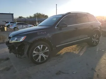 2017 Volkswagen Touareg WVGRF7BP4HD006487