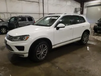 2016 Volkswagen Touareg WVGEP9BP5GD003751