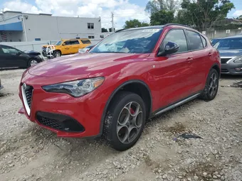 2024 Alfa Romeo Stelvio ZASPAKBN7R7D70650