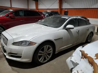 2016 Jaguar XJ-Series SAJXJ1GD3G8W01247