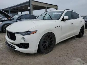 2017 Maserati Levante ZN661XUS6HX262716