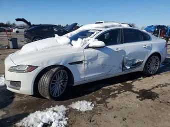 2016 Jaguar XF SAJBK4BV3GCY21901