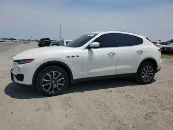 2017 Maserati Levante ZN661YUAXHX243034