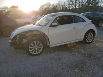 2019 Volkswagen Beetle 3VWJD7AT2KM720701