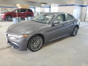 2018 Alfa Romeo Giulia ZARFAEEN3J7581419