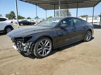 2021 Audi A7 WAUTPBF29MN037163