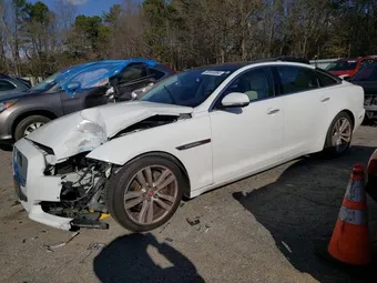 2017 Jaguar XJ-Series SAJWJ2GD4H8W12163