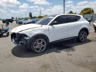 2024 Alfa Romeo Tonale ZASPATDW7R3051085