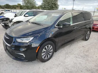 2023 Chrysler Pacifica Hybrid 2C4RC1L77PR584166