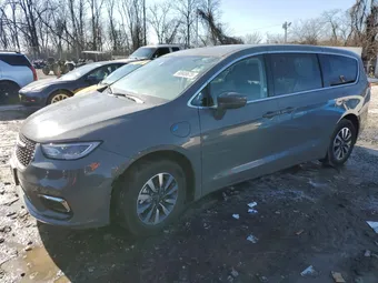 2022 Chrysler Pacifica Hybrid 2C4RC1L77NR137026