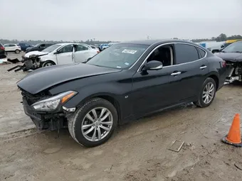 2018 Infiniti Q70 JN1BY1ARXJM220246