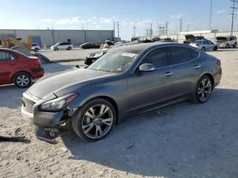 2017 Infiniti Q70 JN1BY1AP2HM740790