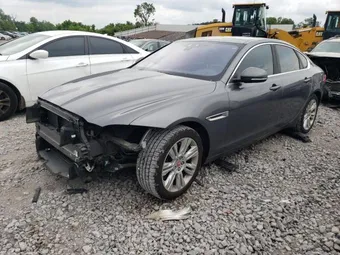 2017 Jaguar XF SAJBD4BVXHCY28503