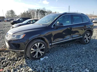 2017 Volkswagen Touareg WVGRF7BP4HD001645