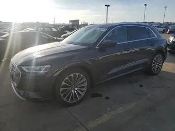 2019 Audi e-tron WA1VAAGEXKB022552
