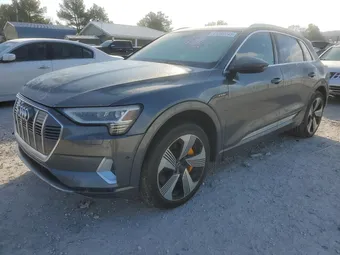 2019 Audi e-tron WA1VAAGE9KB005905