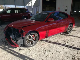 2018 Alfa Romeo Giulia ZARFAEEN0J7588005