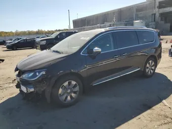 2018 Chrysler Pacifica Hybrid 2C4RC1N79JR236535