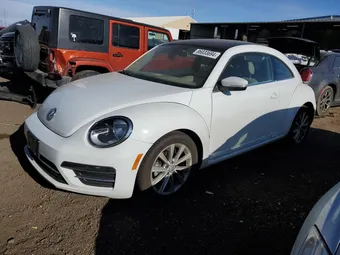 2019 Volkswagen Beetle 3VWJD7AT5KM719350