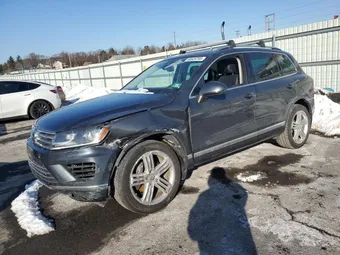 2016 Volkswagen Touareg WVGEF9BP8GD000653