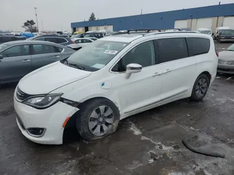 2018 Chrysler Pacifica Hybrid 2C4RC1N74JR152476