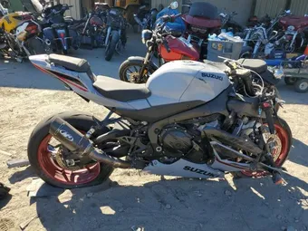 2024 Suzuki GSXR1000 JS1DM11B1R7100120