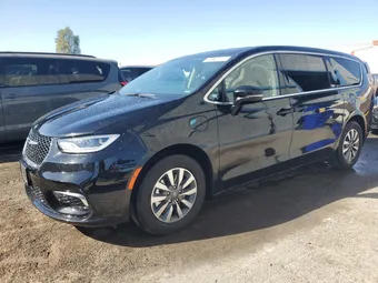 2024 Chrysler Pacifica Hybrid 2C4RC1S73RR150119