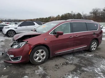 2019 Chrysler Pacifica Hybrid 2C4RC1L72KR541783