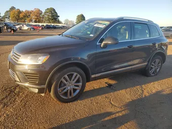 2016 Volkswagen Touareg WVGEF9BP9GD004534