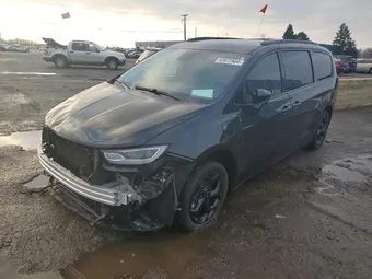 2021 Chrysler Pacifica Hybrid 2C4RC1S72MR517939