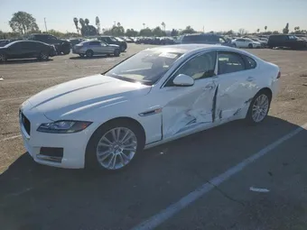 2018 Jaguar XF SAJBE4FX7JCY56550