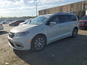 2021 Chrysler Pacifica Hybrid 2C4RC1N78MR562525