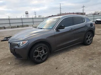 2018 Alfa Romeo Stelvio ZASFAKAN5J7B65121