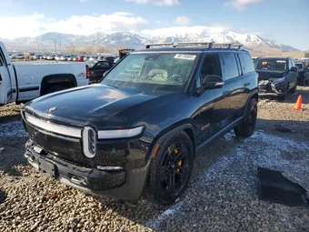 2023 Rivian R1S 7PDSGABA1PN016990
