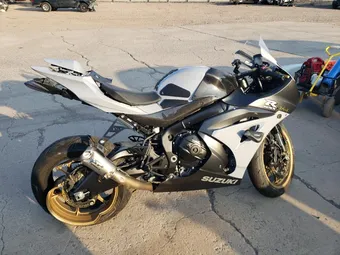 2022 Suzuki GSX-R JS1DM11B1N7100175